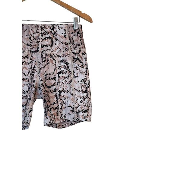 Zella Women Python Print High Waisted Pull On Stretch Active Shorts Size M Multi - Picture 3 of 6